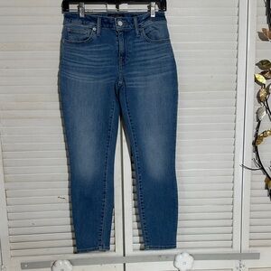 Stylish Blue Women's Skinny Jeans